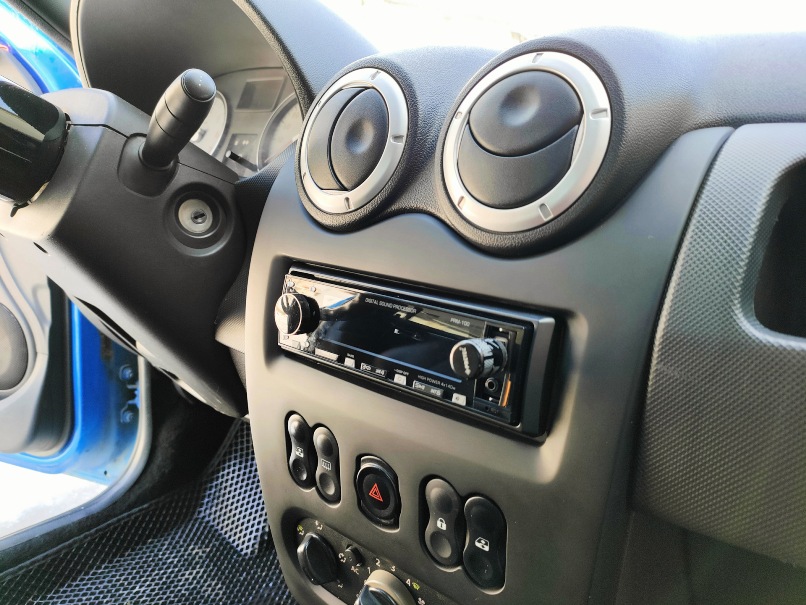 Изображение Обзор с DRIVE2: Установка процессорного ГУ со встроенным усилителем PROLOGY PRM-100 POSEIDON